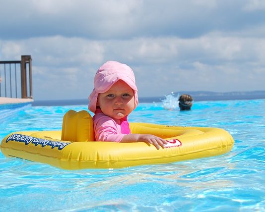 Udstyr til babysvømning